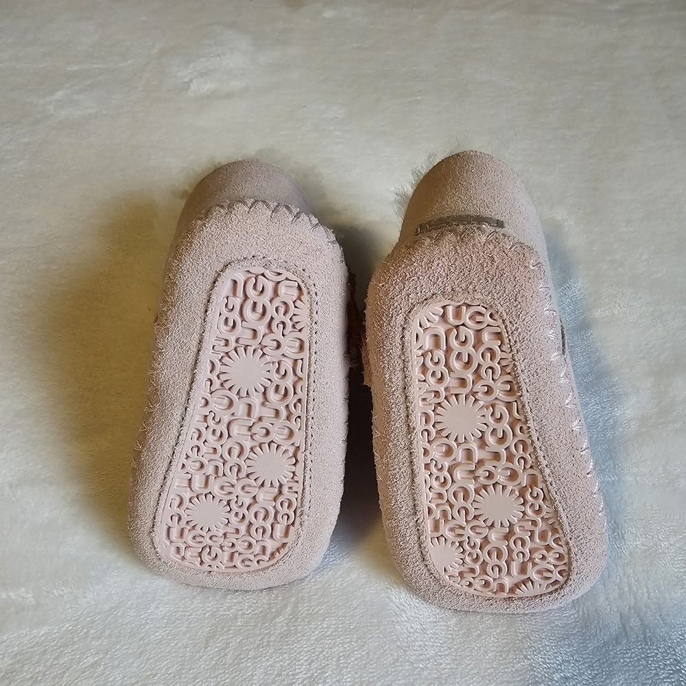 UGG Light Pink Baby Booties with Fur - Picture 4 of 8
